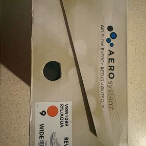 Abeo Tennis Shoes Size 9 Wide